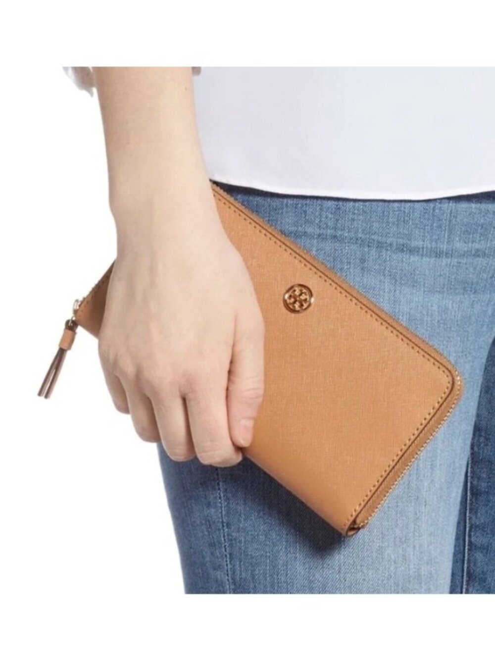 Tory Burch Robinson Zip Around Continental Wallet Leather Tan Logo
